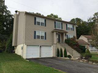 33 Paterson Pl, Fredon, NJ 07860-2321