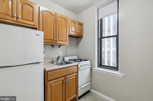 135 19th St, Philadelphia PA  19103-0011 exterior