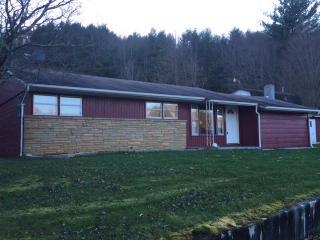 176 Villa Dr, Vilas, NC 28692-9653