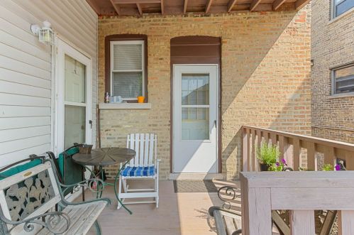 2235 Morse Ave, Chicago IL 60645-2932 exterior