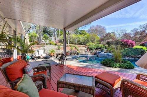 9811 Blue Lk Dr, Folsom CA 95630-1909 exterior