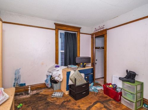 2611 4 St, Duluth MN 55806-1420 exterior