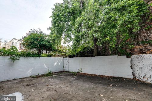 1013 24th St, Philadelphia PA  19146-2543 exterior