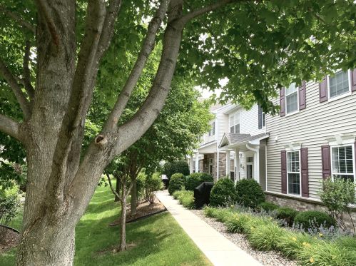 3491 Cherry Ln, Saint Paul, MN 55129-7720