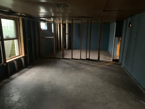 1880 Jarman St, Meskegon MI 49442-5735 exterior