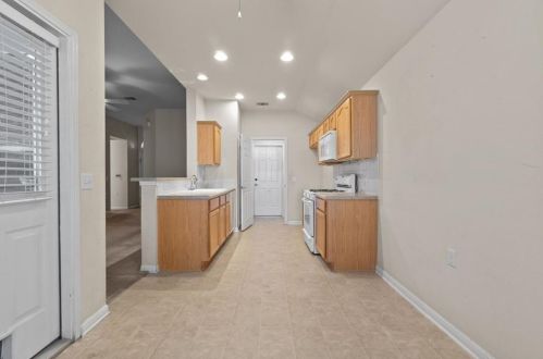 612 Colonial Park Blvd, Austin TX 78745-1790 exterior