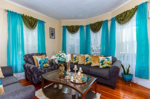 12 Humes St, Providence RI 02907-3203 exterior