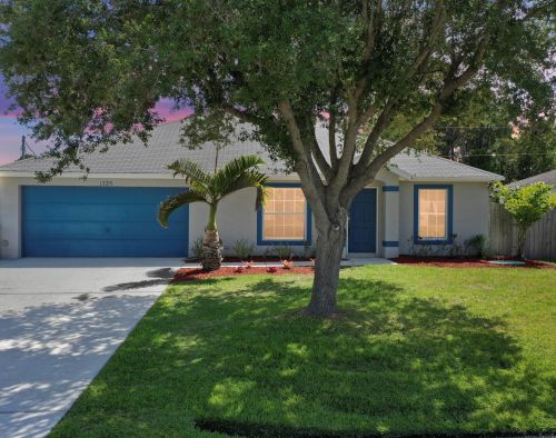 1725 Gemini Ln, Fort Pierce, FL 34984-3617