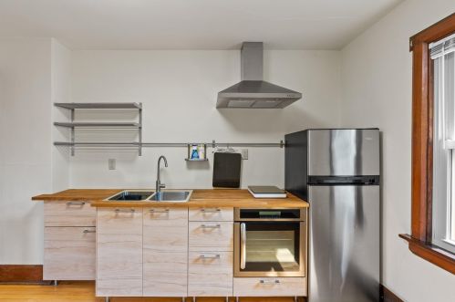 2044 59, Milwaukee WI 53210-1505 exterior