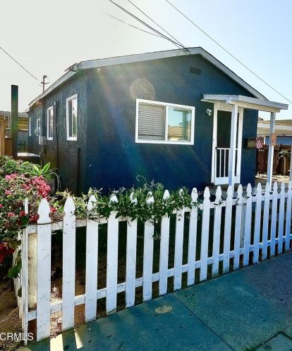 227 Garfield Ave, Oxnard CA  93030-3612 exterior