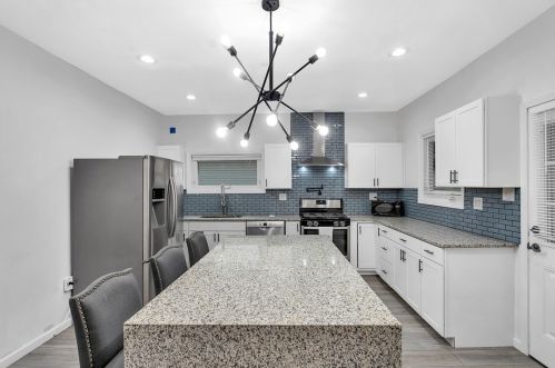 1850 Middle St, Pittsburgh PA 15227-3846 exterior