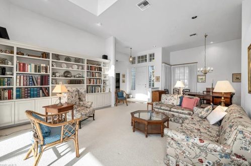 728 Courtside Dr, Naples FL 34105-7136 exterior