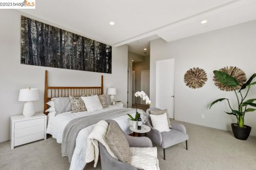 1550 Grand View Dr, Berkeley CA 94705-1637 exterior