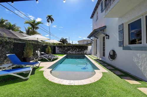 1470 4th Ct, Boca Raton FL  33432-1905 exterior