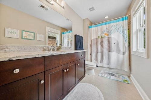 670 Bryan St, Elmhurst IL 60126-4342 exterior