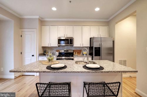 713 Glouster Knoll Dr, Silver Spring, MD 20901-3713