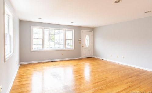 5 Arbor Dr, Norwalk CT 06854-3407 exterior