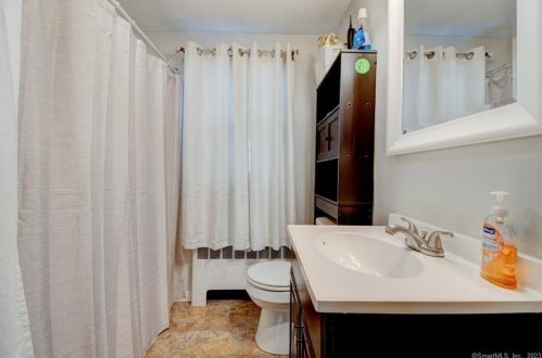 94 Hillcrest Ave, New Britain CT  06053-2539 exterior