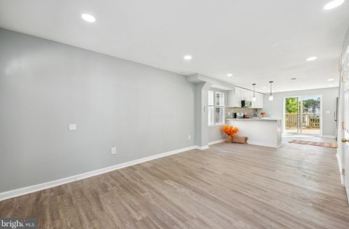 6240 Clayton Ave, Camden NJ 08109-1305 exterior