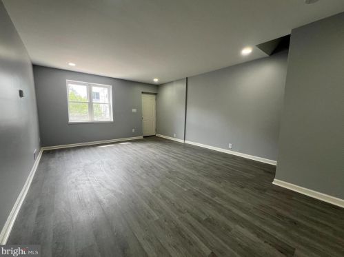 3933 Fairmount Ave, Philadelphia, PA 19104-1805