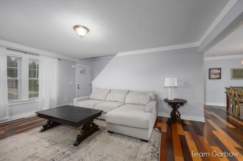 264 Lloyd Ct, Middlevle MI  49333-8116 exterior