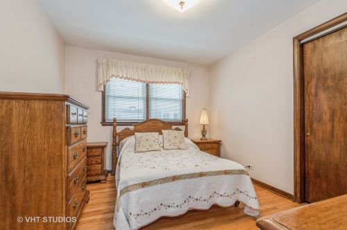 7405 Octavia Ave, Chicago IL 60631-4436 exterior