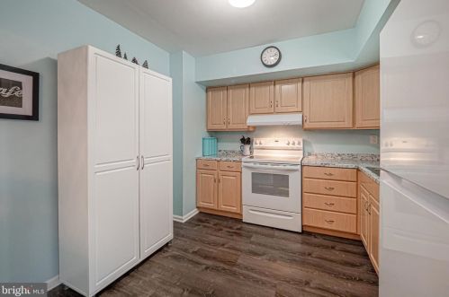 4 Orch Ct, Limerick PA 19468-2902 exterior