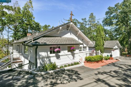 31 Ridge Park Ln, Concord CA 94518-1451 exterior