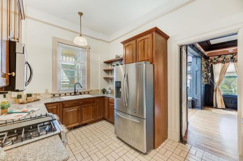 5211 Washington Pl, Saint Louis MO 63108-1117 exterior