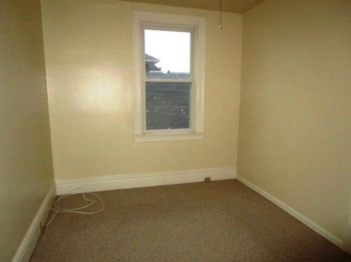 36 Lehigh Ave, Pittsburgh PA 15229-1556 exterior