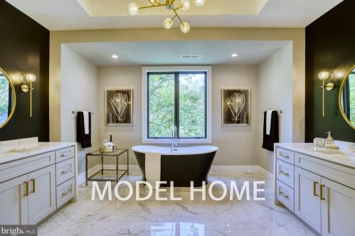 1100 Balls Hill Rd, Mc Lean VA 22101-2039 exterior