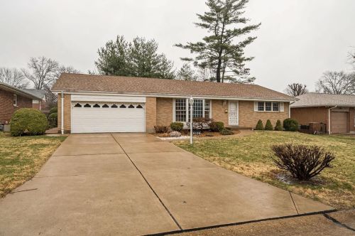 6109 Savio Dr, Saint Louis MO 63123-2760 exterior