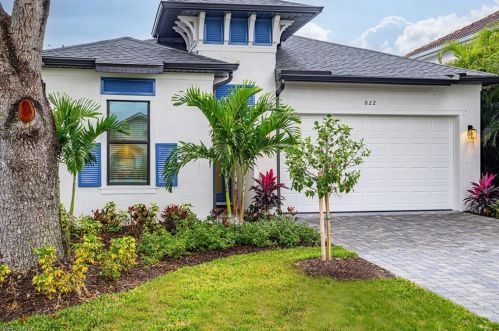 822 105 Ave, Naples FL 34108-1837 exterior