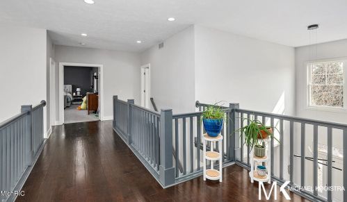 1860 Tall Pne Dr, Grand Rapids MI 49546-7923 exterior