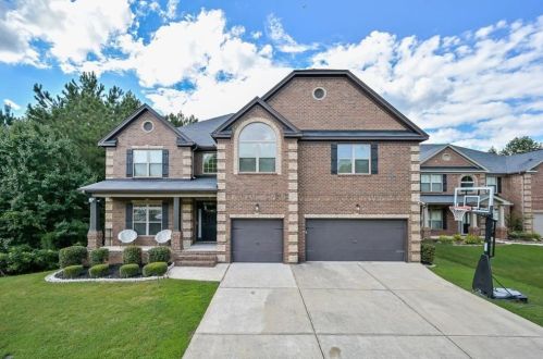 830 Clifton Springs Close Dr, Atlanta, GA 30349-8727