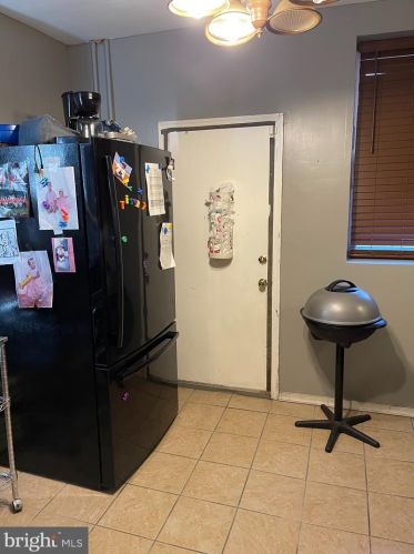 5820 Carpenter St, Philadelphia PA 19143-3010 exterior