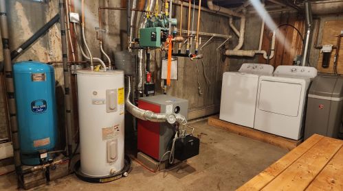 42 Hoit Rd, Concord NH  03301-1803 exterior