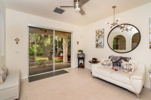 236 Coconut Key Way, Fort Pierce FL 34986-1911 exterior