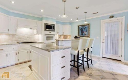 8900 Carroll Manor Dr, Atlanta GA  30350-2087 exterior