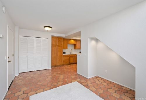 2182 Avocado Dr, Tustin CA 92782-8348 exterior