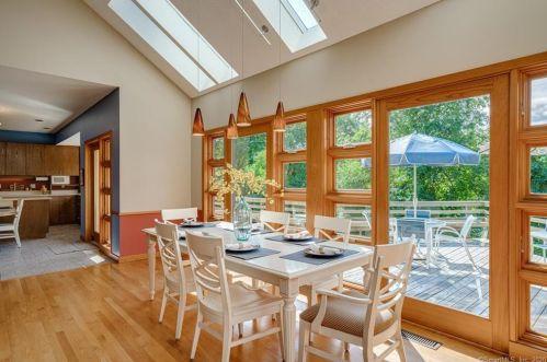 12 Rdg Rd, Farmington CT 06032-3020 exterior