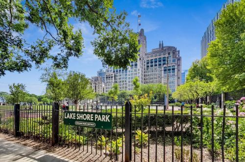 222 Pearson St, Chicago IL  60611-7347 exterior