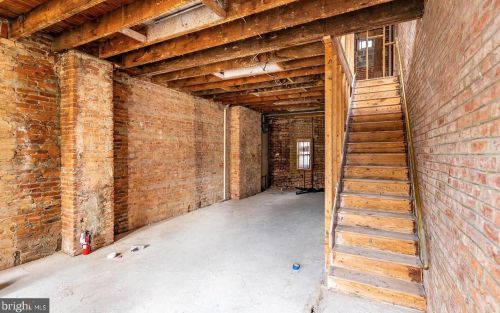 1709 Capitol St, Washington DC 20002-1015 exterior