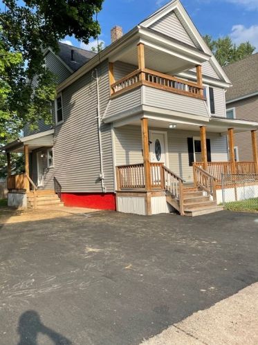 35 Middlesex St, Springfield, MA 01109-2818