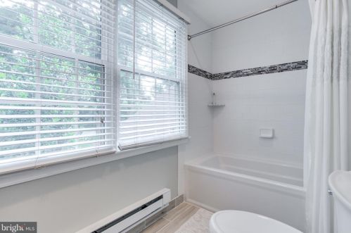 4 Argyle St, Rockville MD 20850-4417 exterior