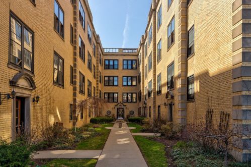 2536 Kedzie Blvd, Chicago IL  60647-2640 exterior