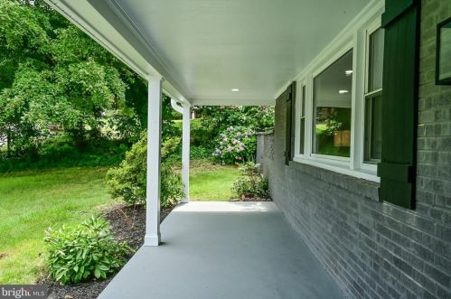 2002 Belle View Blvd, Alexandria VA 22307-1360 exterior