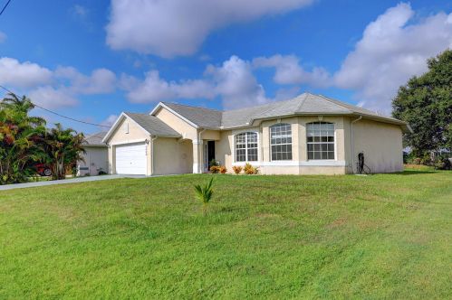 5406 Emblem St, Fort Pierce FL 34983-1448 exterior