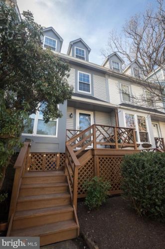 2005 Lyttonsville Rd, Silver Spring MD  20910-2262 exterior