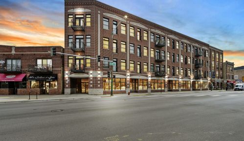 3755 Racine Ave, Chicago IL 60613-4261 exterior